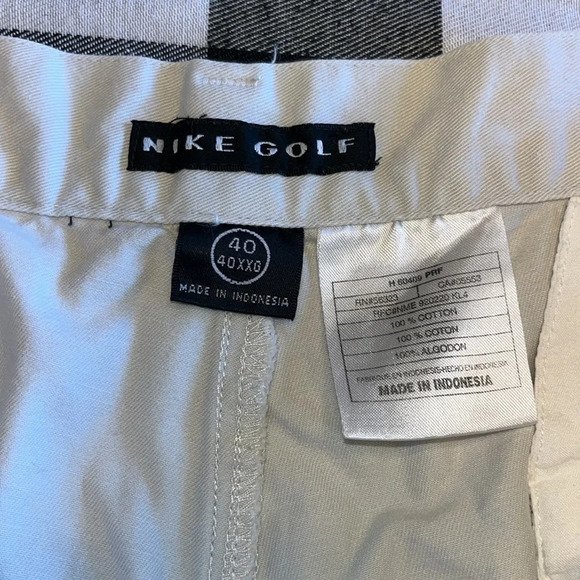 NIKE GOLF size 40 shorts - Picture 2 of 4